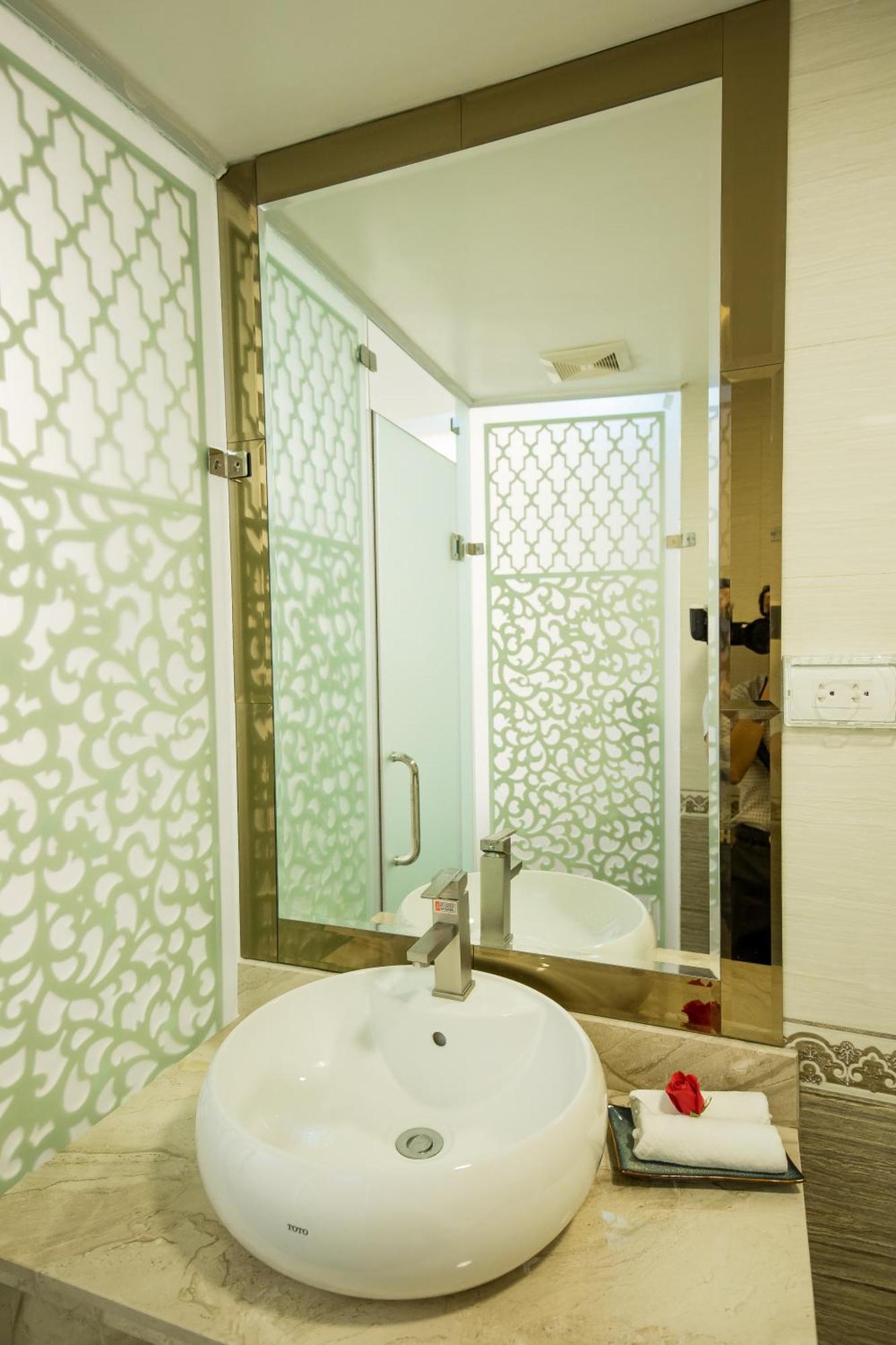 Little Hanoi Deluxe Hotel Стая снимка